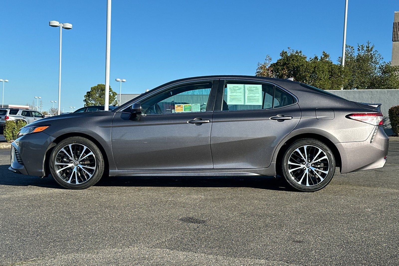 2020 Toyota Camry SE