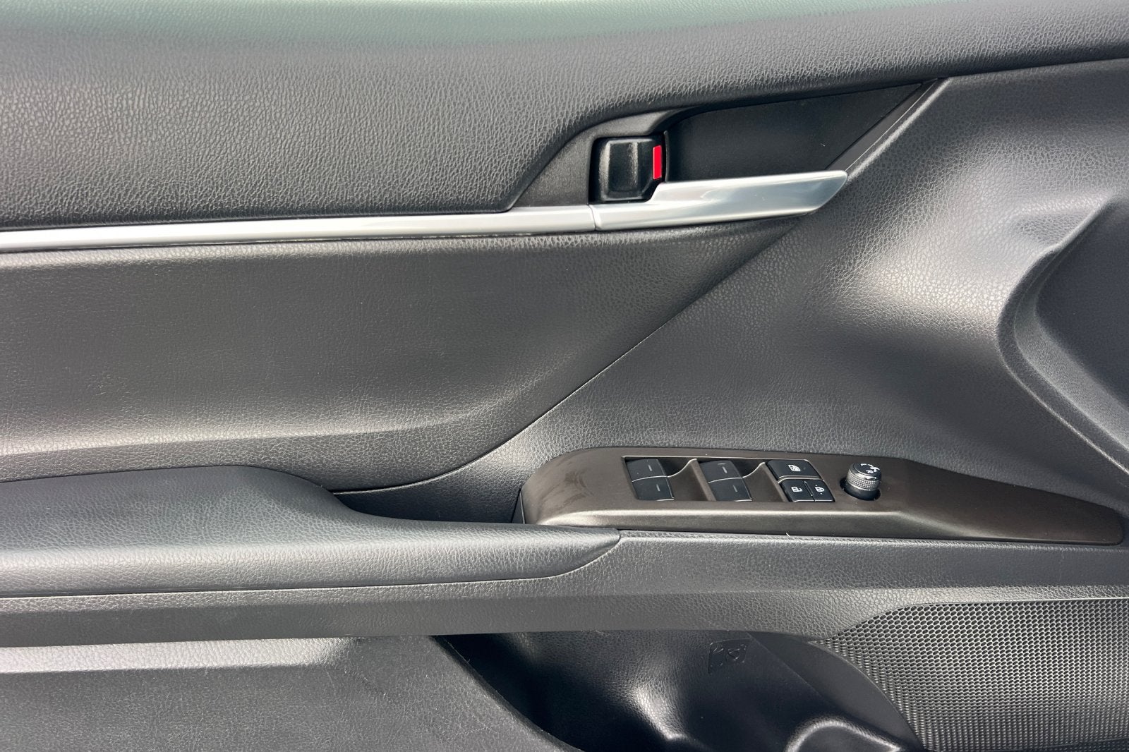 2023 Toyota Camry Hybrid SE Nightshade