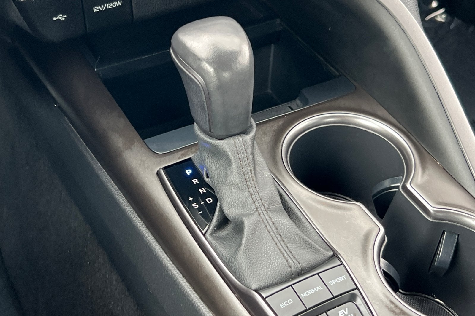 2023 Toyota Camry Hybrid SE Nightshade
