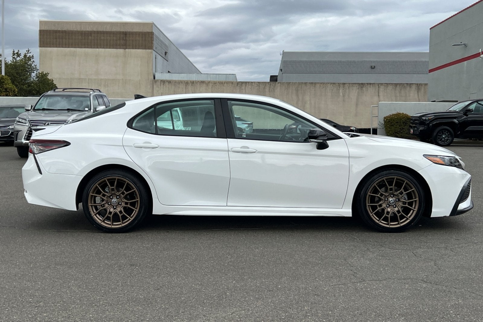 2023 Toyota Camry Hybrid SE Nightshade