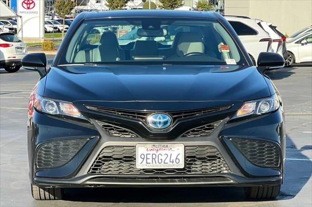 2022 Toyota Camry Hybrid SE