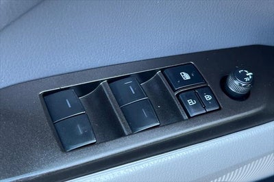 2022 Toyota Camry Hybrid SE