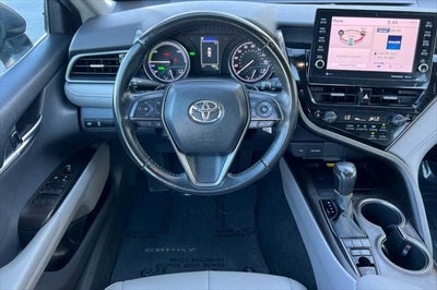 2022 Toyota Camry Hybrid SE