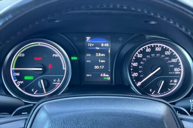 2022 Toyota Camry Hybrid SE