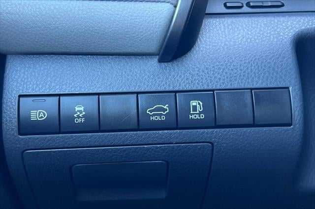 2022 Toyota Camry Hybrid SE