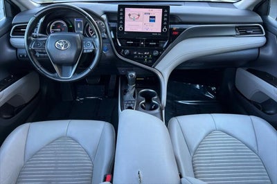 2022 Toyota Camry Hybrid SE