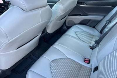 2022 Toyota Camry Hybrid SE