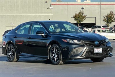 2022 Toyota Camry Hybrid SE