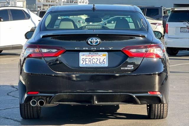 2022 Toyota Camry Hybrid SE