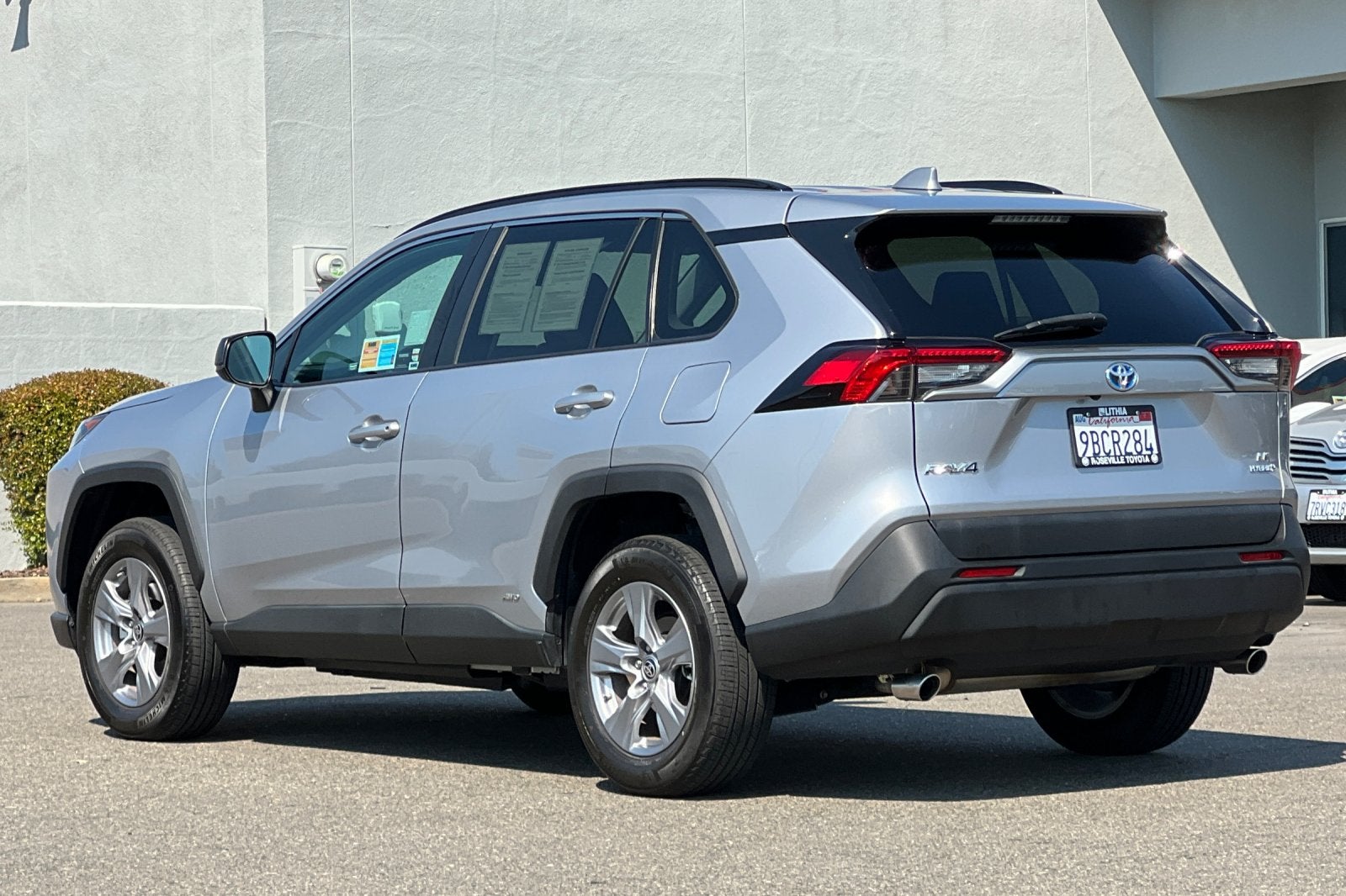 2022 Toyota RAV4 Hybrid LE