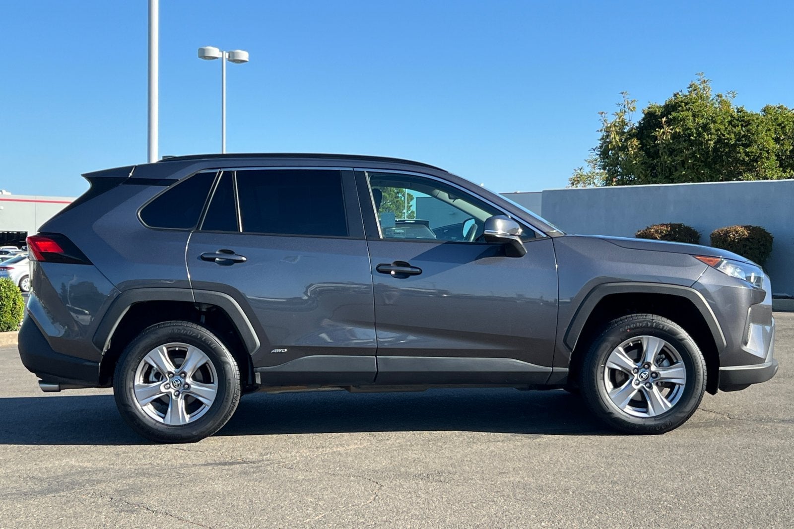 2022 Toyota RAV4 Hybrid LE