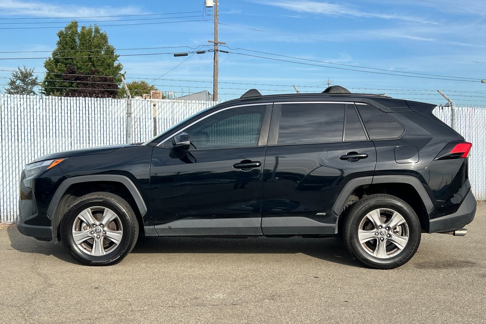 2022 Toyota RAV4 Hybrid XLE
