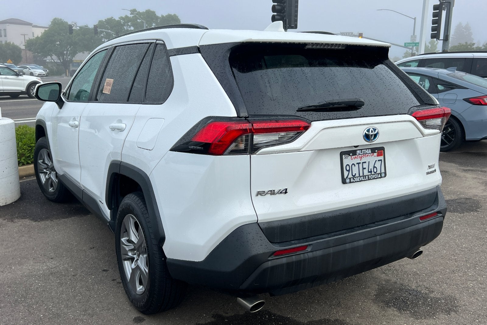 2022 Toyota RAV4 Hybrid XLE