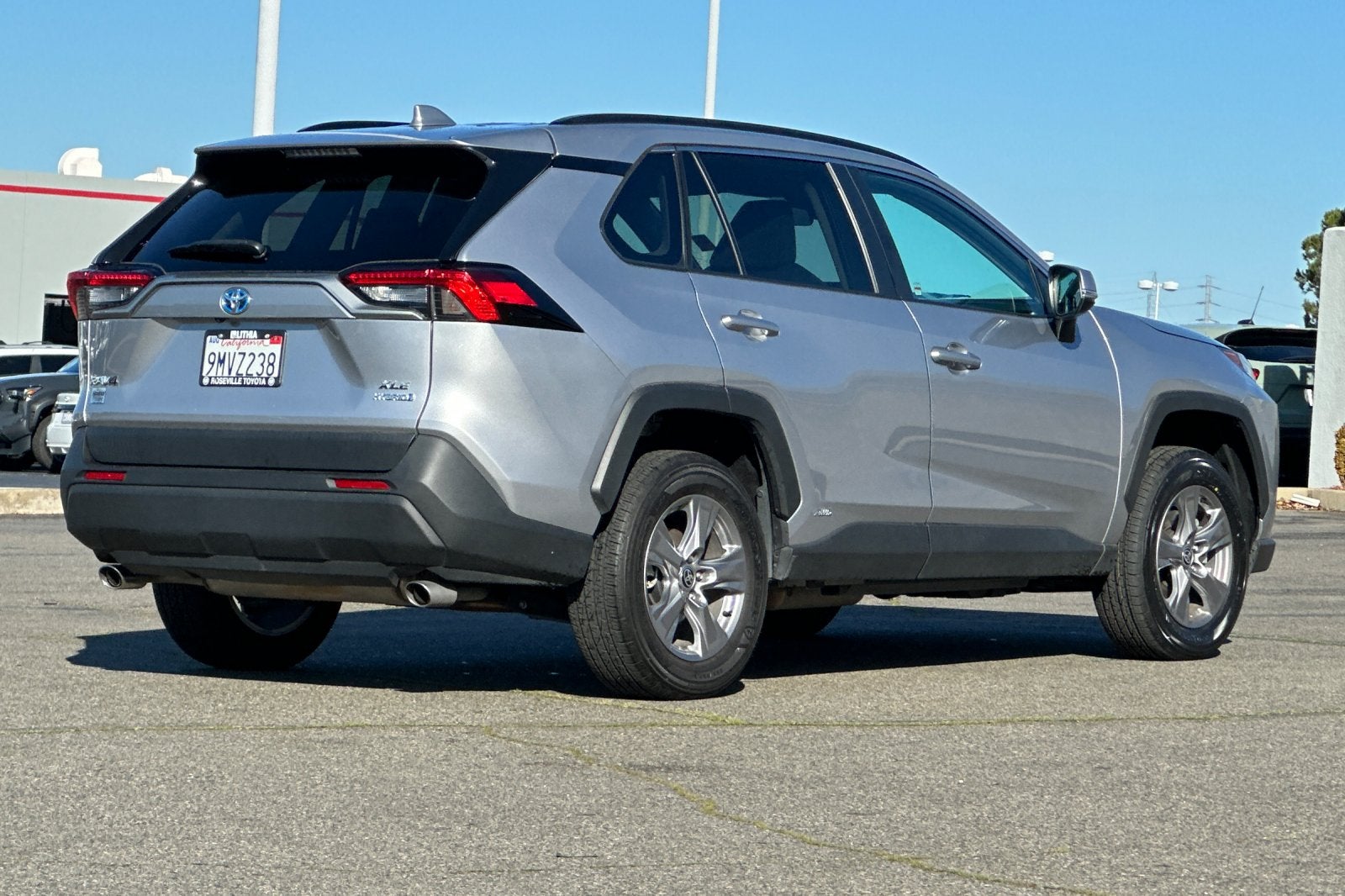 2023 Toyota RAV4 Hybrid XLE