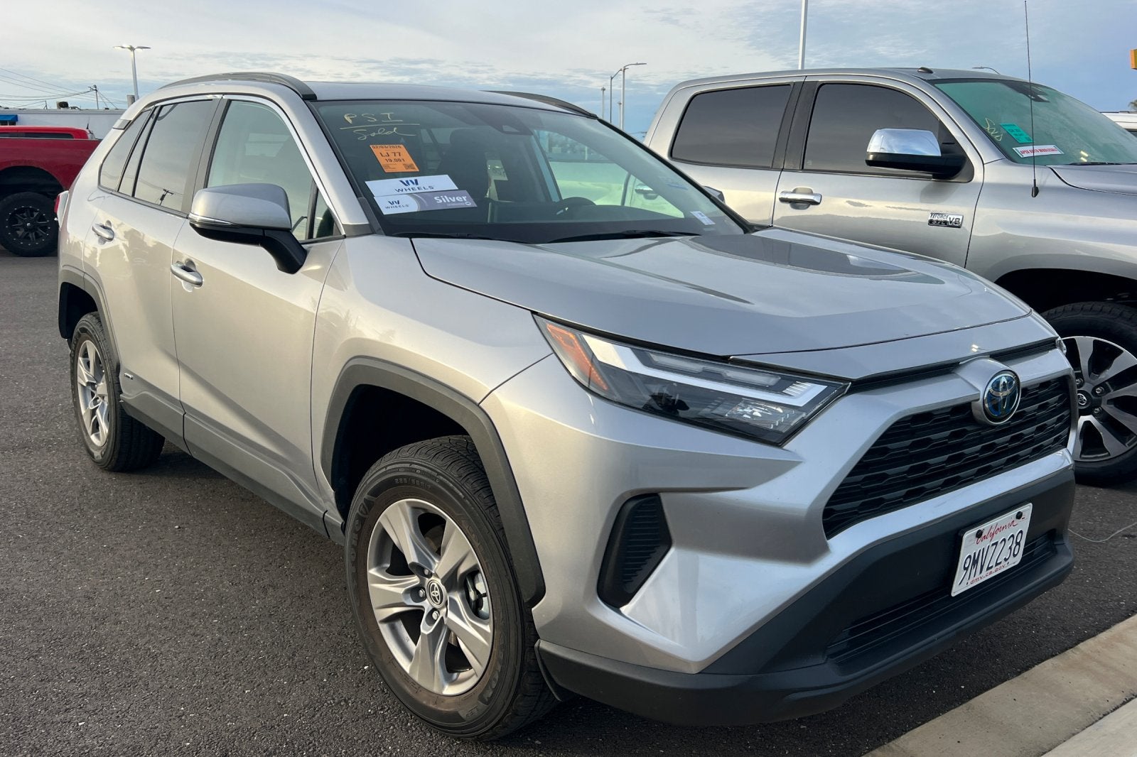 2023 Toyota RAV4 Hybrid XLE