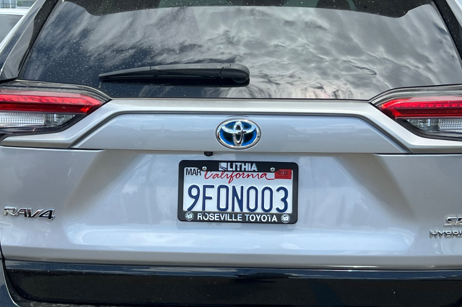 2023 Toyota RAV4 Hybrid SE