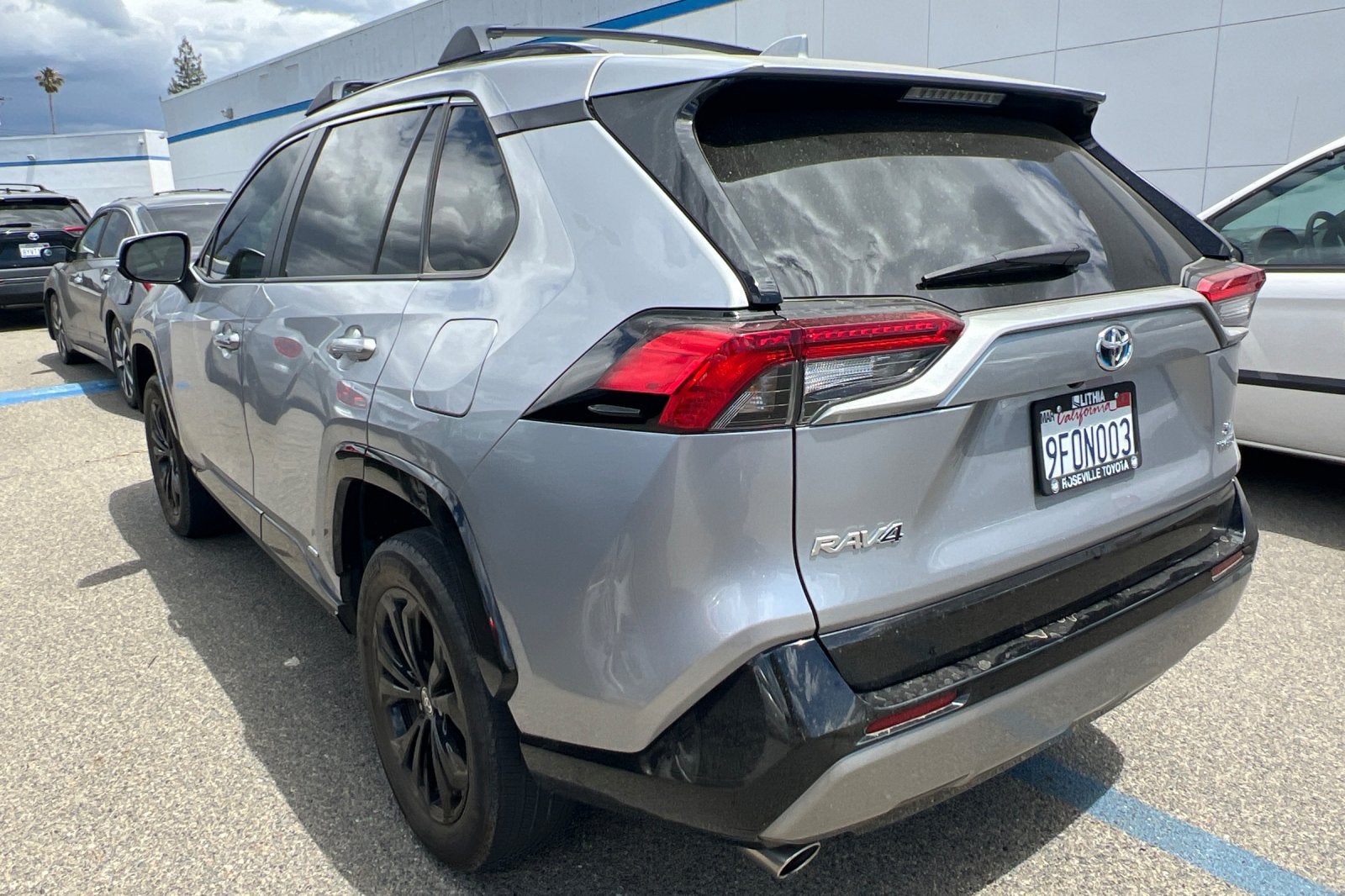 2023 Toyota RAV4 Hybrid SE