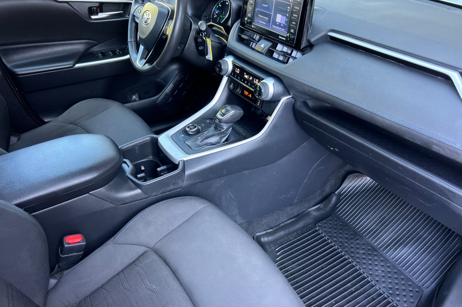 2022 Toyota RAV4 Hybrid SE