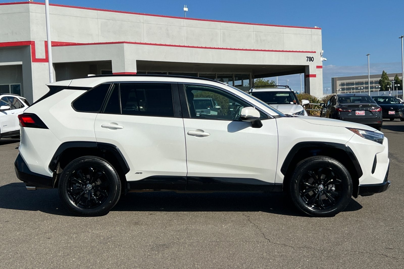2022 Toyota RAV4 Hybrid SE