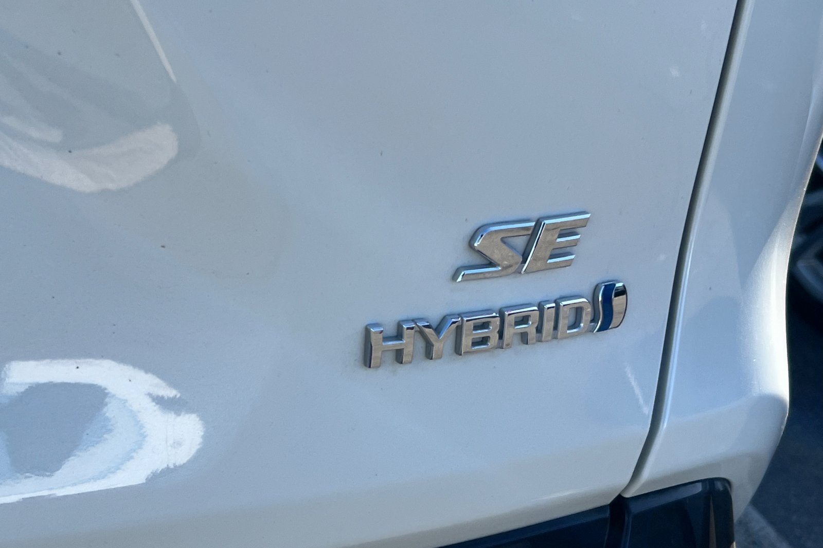 2022 Toyota RAV4 Hybrid SE