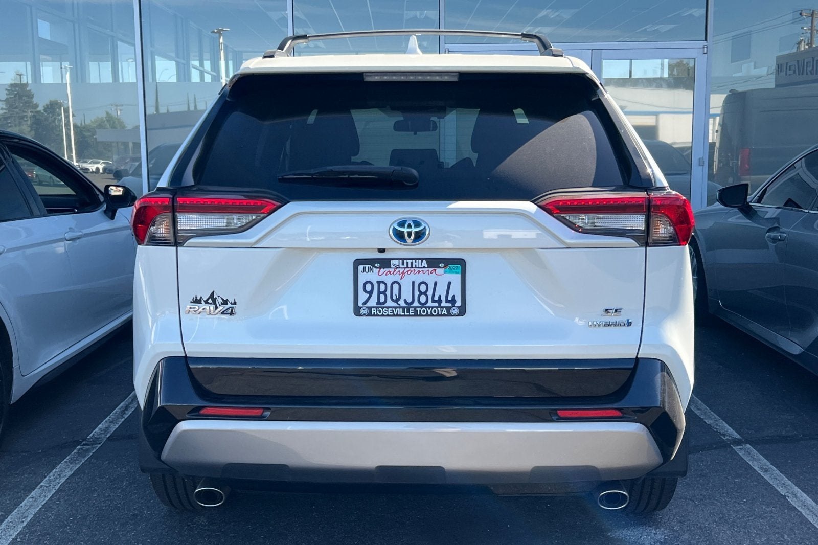 2022 Toyota RAV4 Hybrid SE