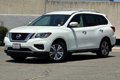 2020 Nissan Pathfinder S