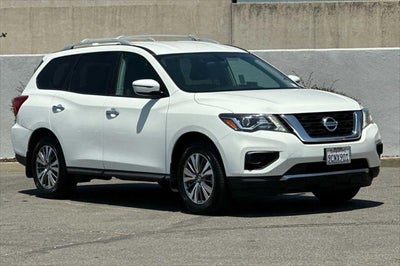 2020 Nissan Pathfinder S