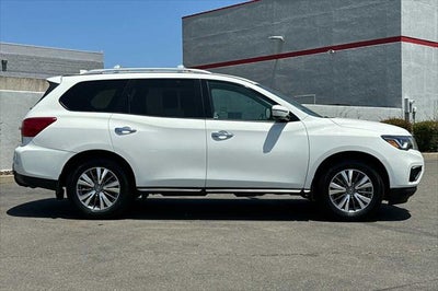 2020 Nissan Pathfinder S