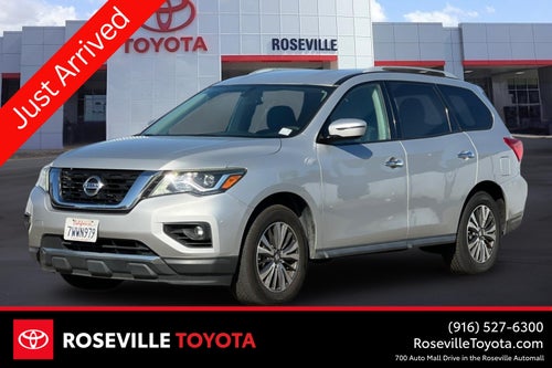 2017 Nissan Pathfinder SV