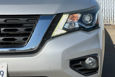 2017 Nissan Pathfinder SV