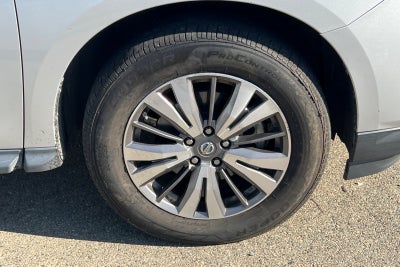 2017 Nissan Pathfinder SV