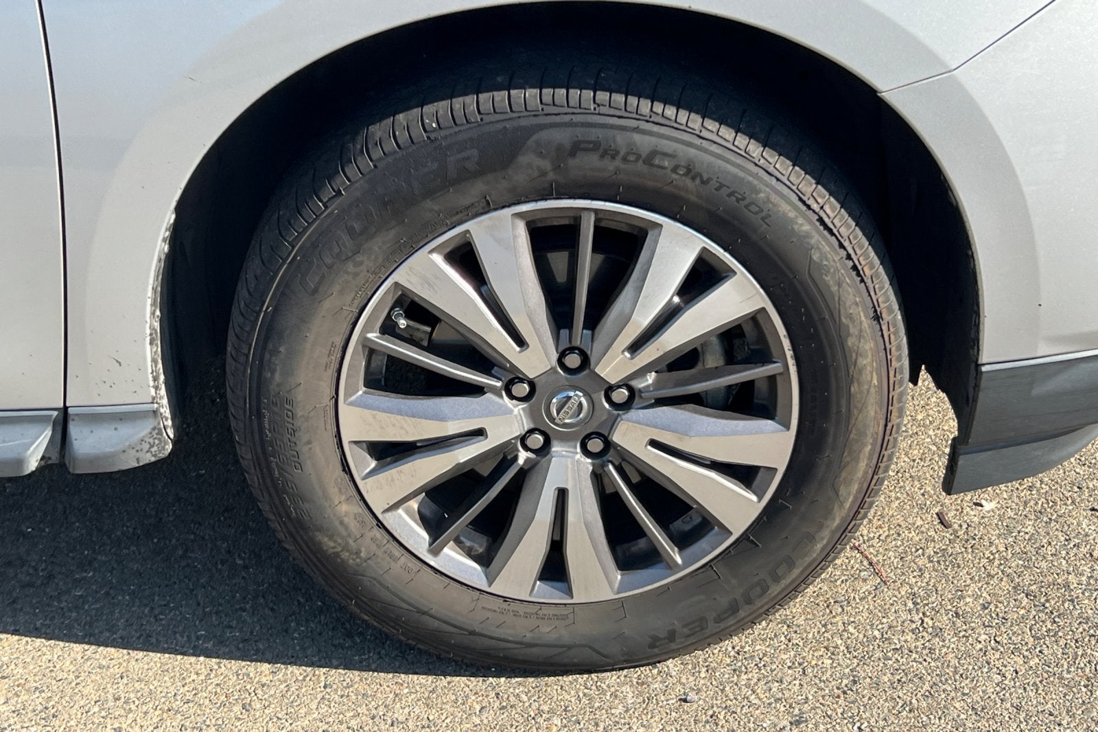 2017 Nissan Pathfinder SV