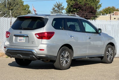 2017 Nissan Pathfinder SV