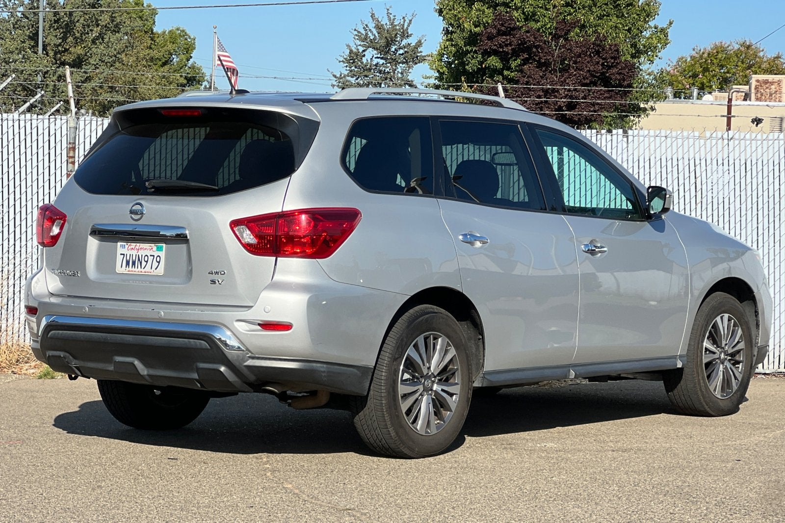 2017 Nissan Pathfinder SV