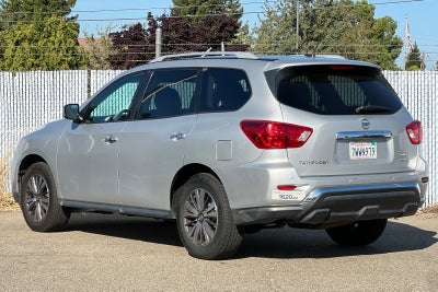 2017 Nissan Pathfinder SV