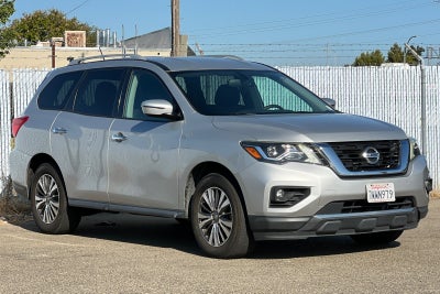 2017 Nissan Pathfinder SV
