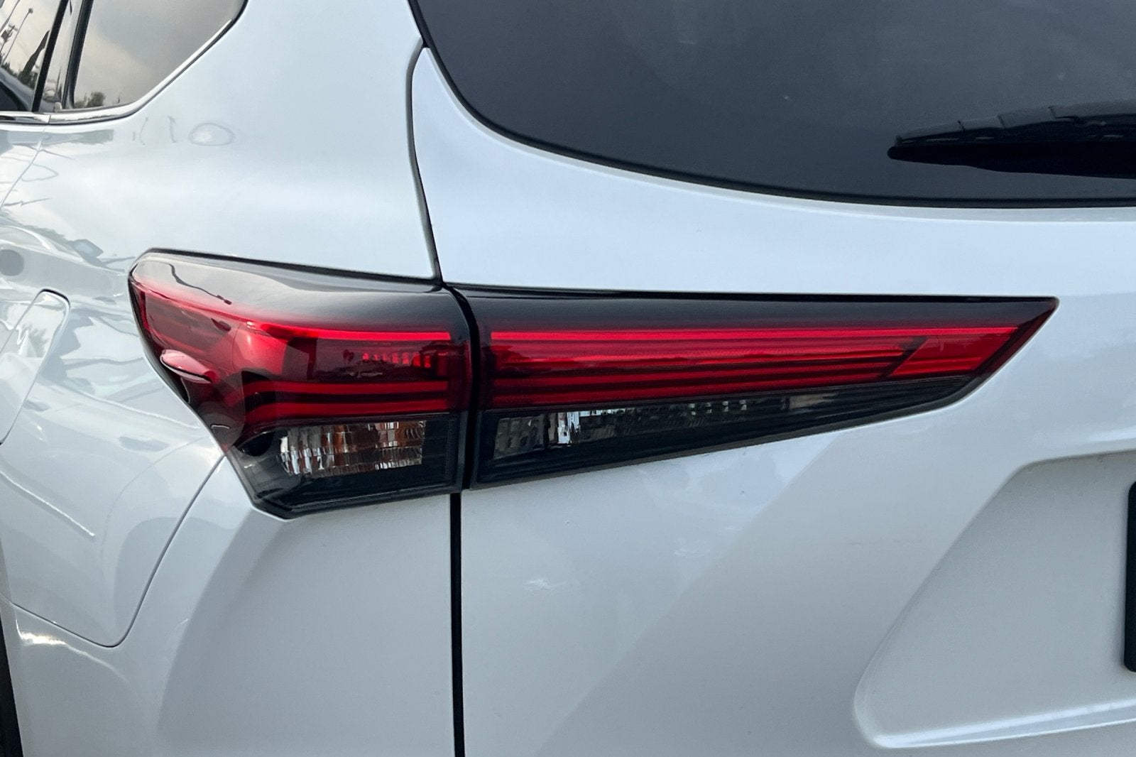 2022 Toyota Highlander Hybrid Bronze Edition