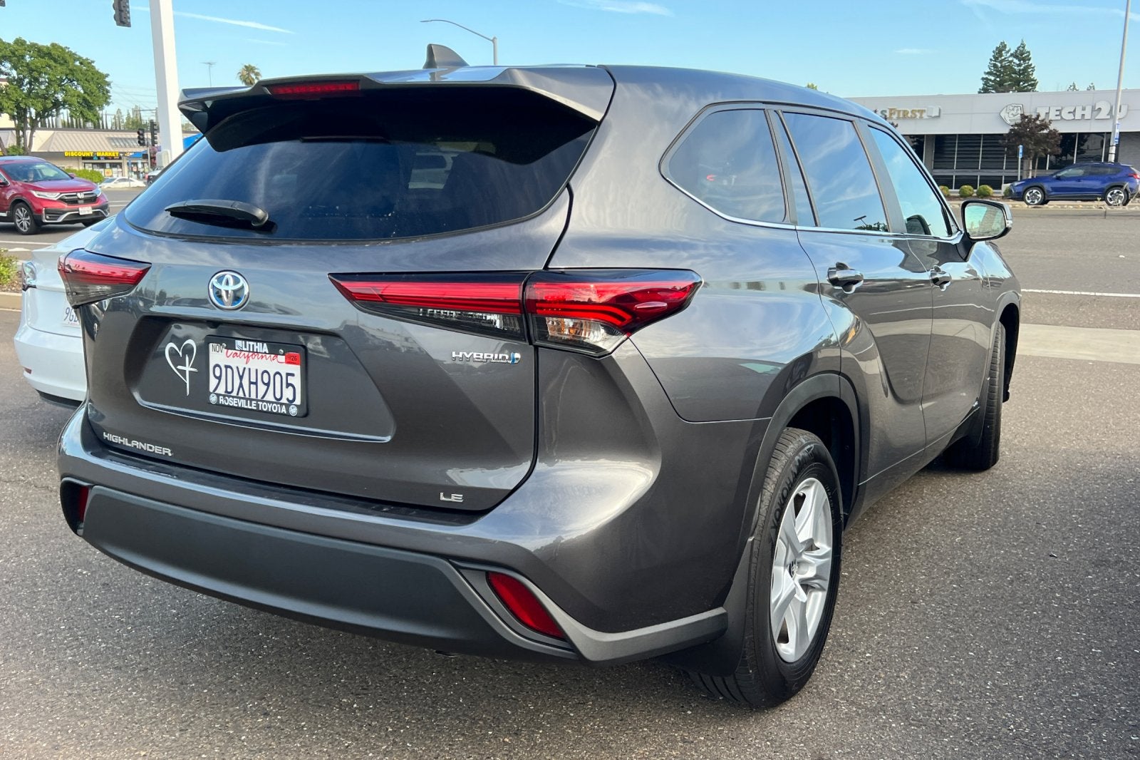 2023 Toyota Highlander Hybrid LE