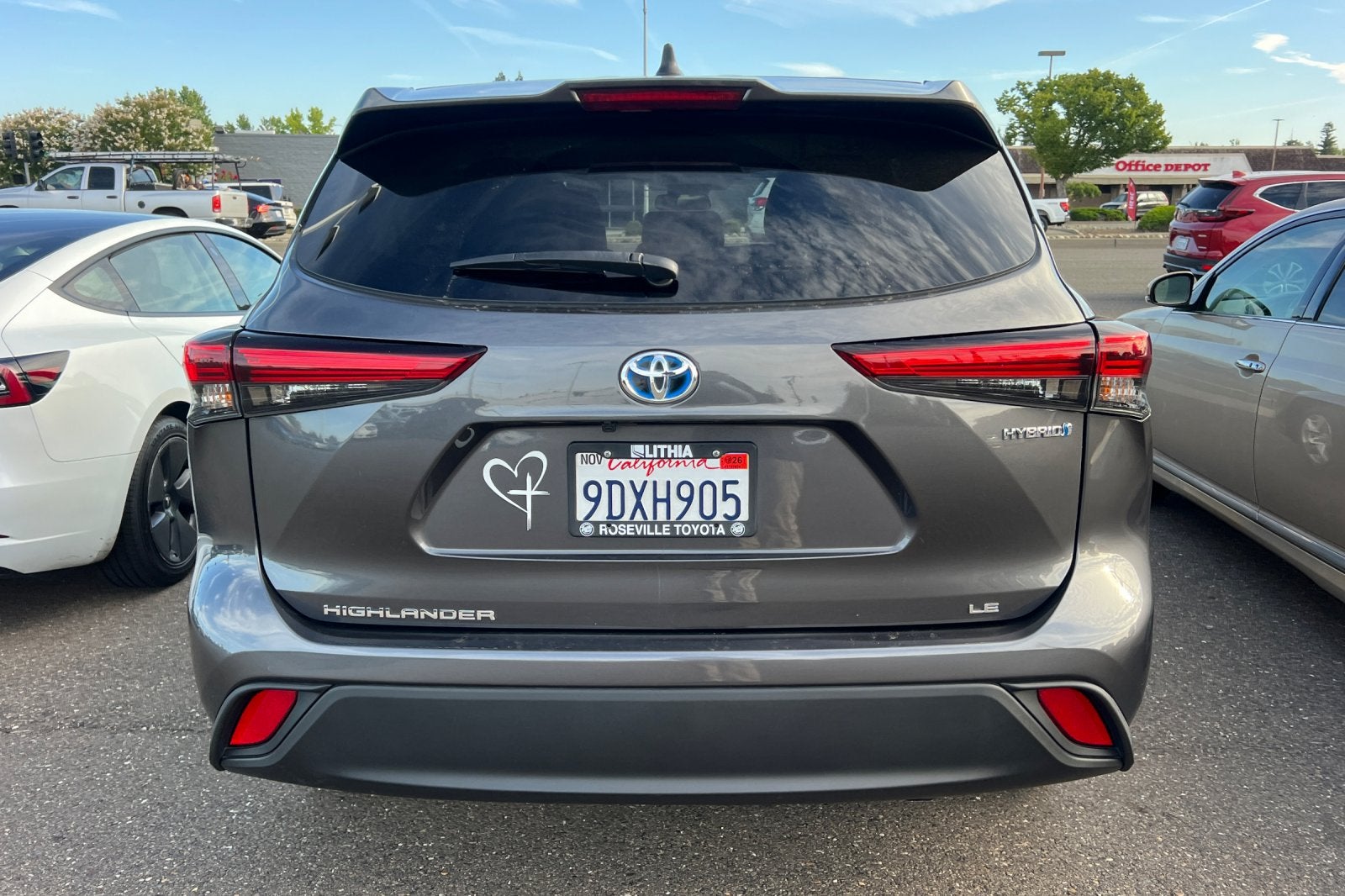 2023 Toyota Highlander Hybrid LE