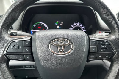 2022 Toyota Sienna LE