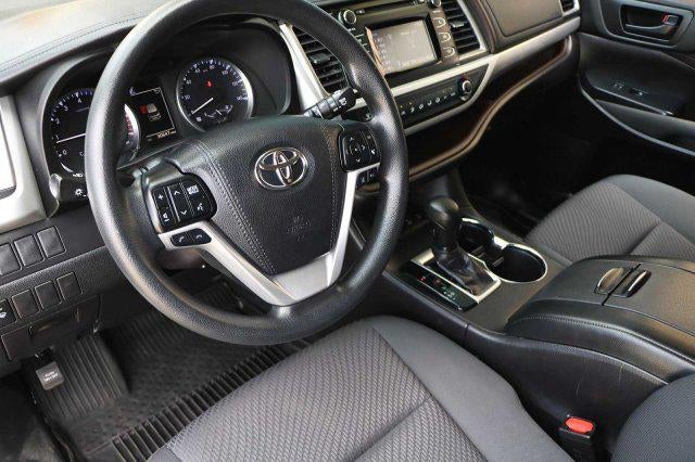 2018 Toyota Highlander LE