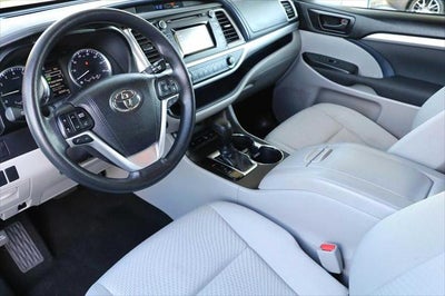 2017 Toyota Highlander LE