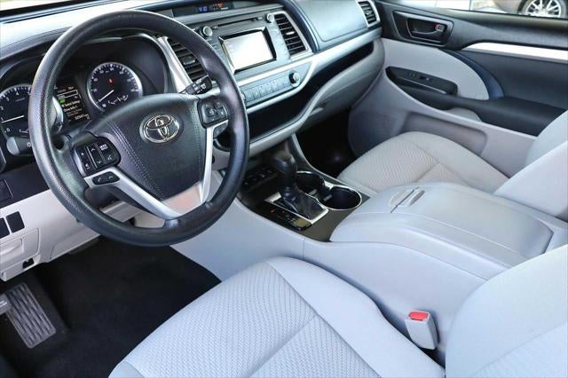2017 Toyota Highlander LE