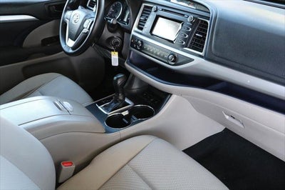2017 Toyota Highlander LE
