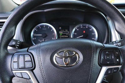 2017 Toyota Highlander LE
