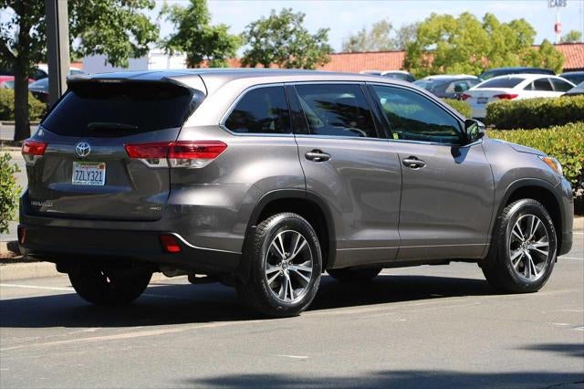 2017 Toyota Highlander LE