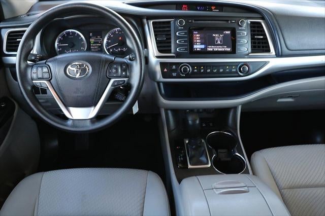 2017 Toyota Highlander LE