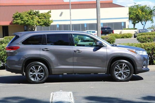 2017 Toyota Highlander LE
