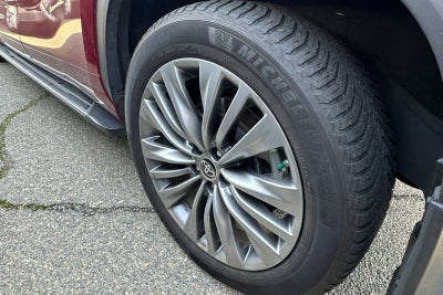 2021 Toyota Highlander Hybrid Platinum