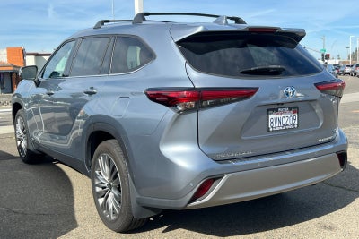 2021 Toyota Highlander Hybrid Platinum